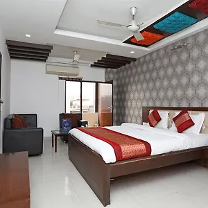 Capital O 10025 Hotel Flora Inn 3* Gurgaon